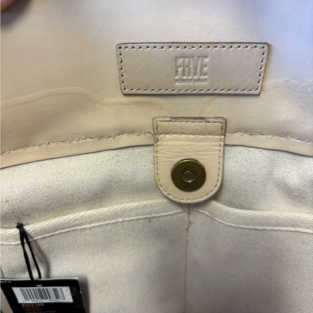 NWT Frye darn cream woven leather hand bag. Magnetic close and canvas pockets. - Picture 2 of 4